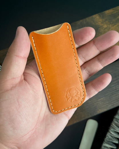 THE ESSENTIALS LEATHER SLIP (APRICOT)